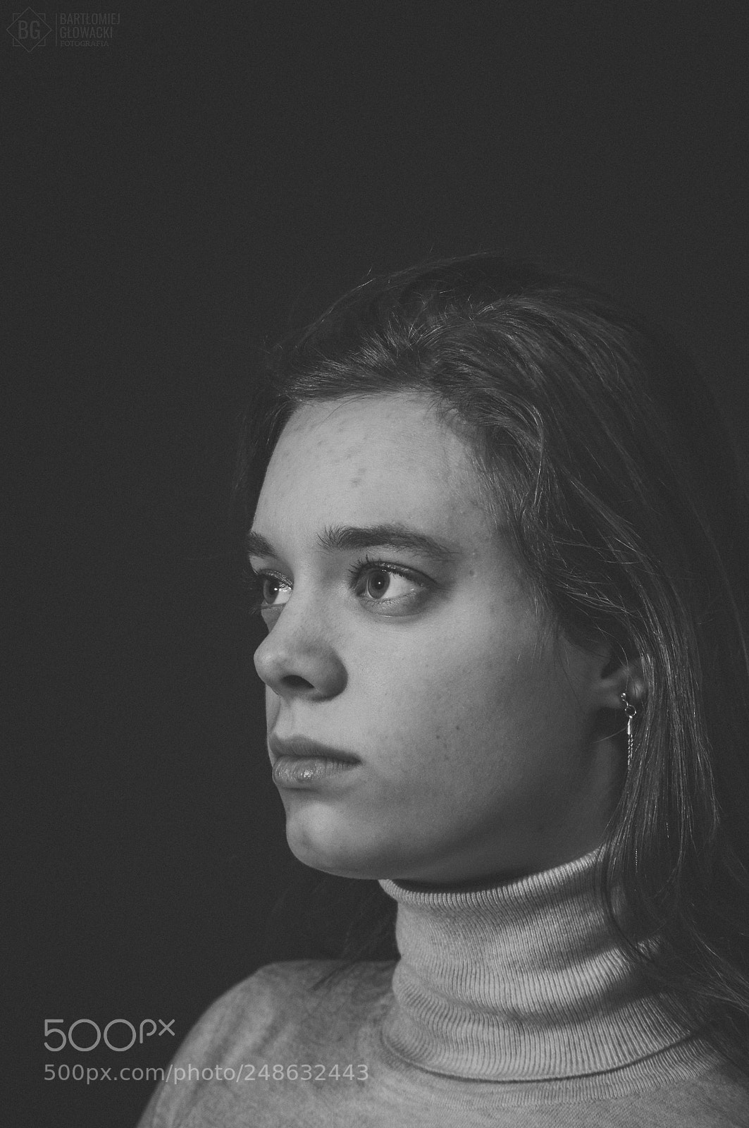 Nikon D5000 sample photo. Black and white woman photography