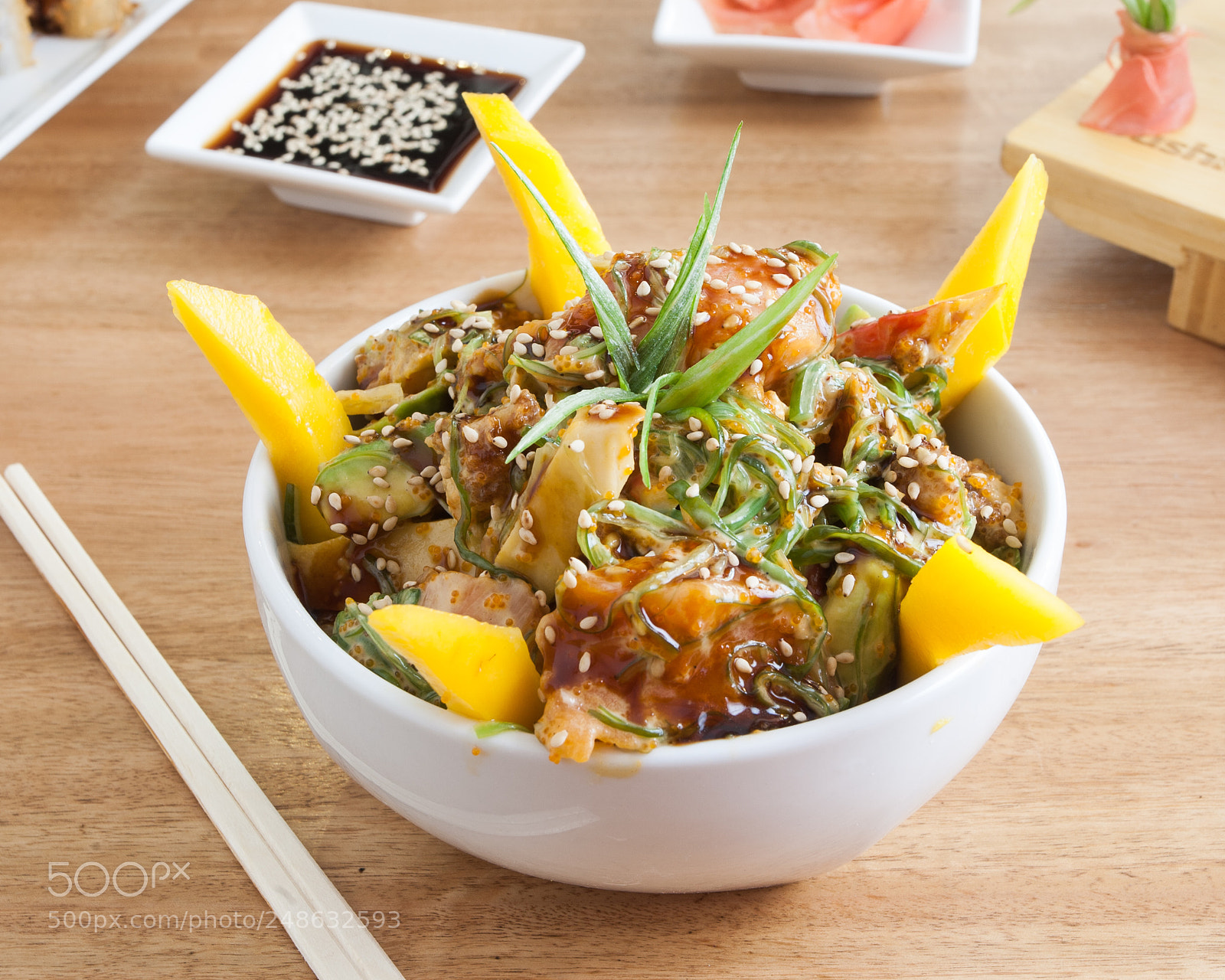 Canon EOS-1D Mark III sample photo. Sushi avenue ensalada dinamita photography