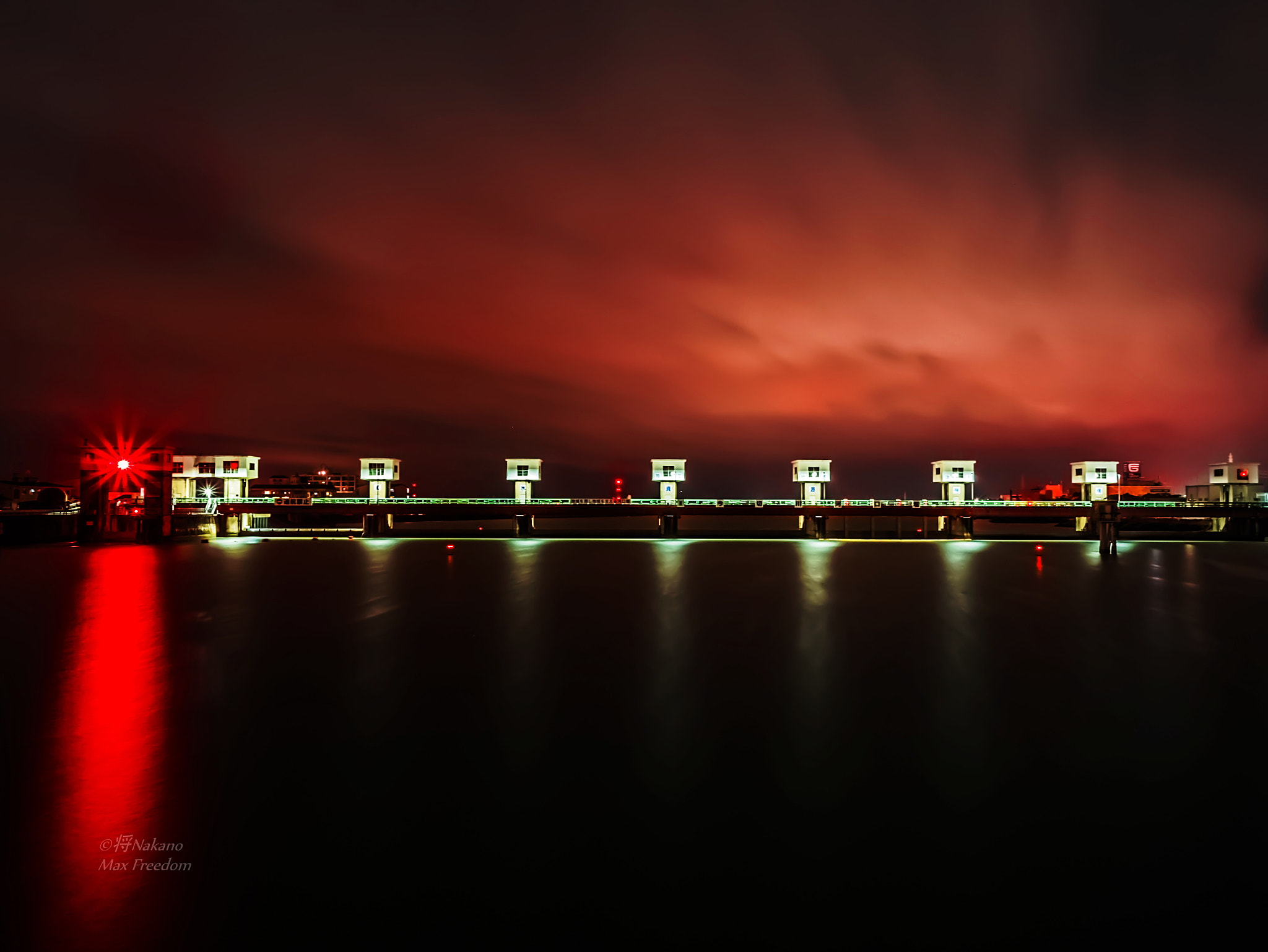 Panasonic Lumix DMC-GX85 (Lumix DMC-GX80 / Lumix DMC-GX7 Mark II) sample photo. Red world and flowing clouds photography