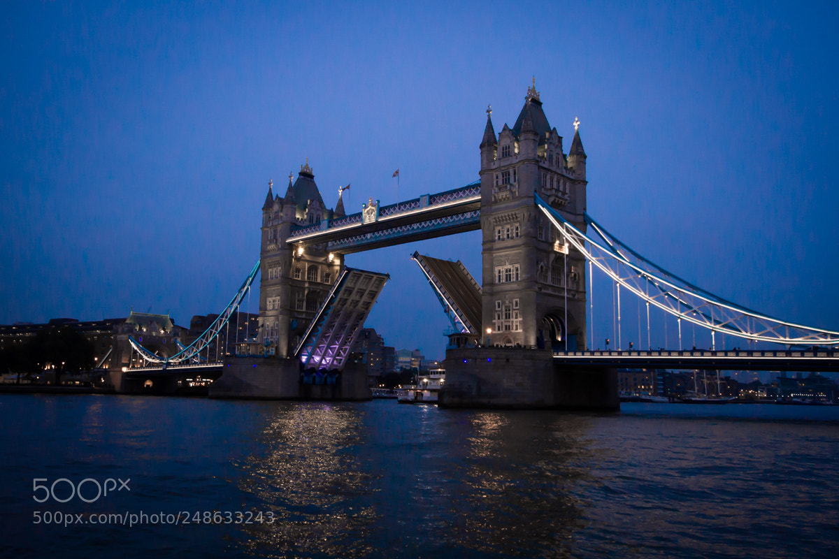 Canon EOS 7D sample photo. Tower bridge at dusk photography