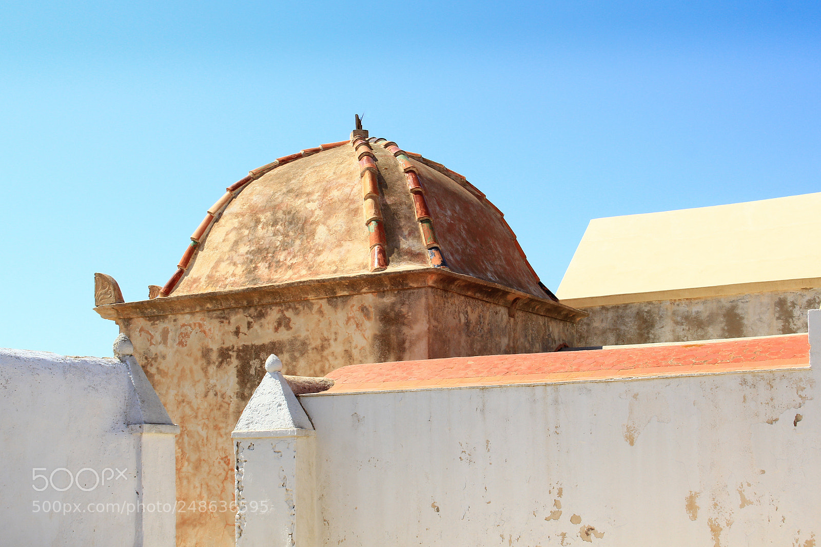 Canon EOS 550D (EOS Rebel T2i / EOS Kiss X4) sample photo. The marine cimetery bonifaccio photography