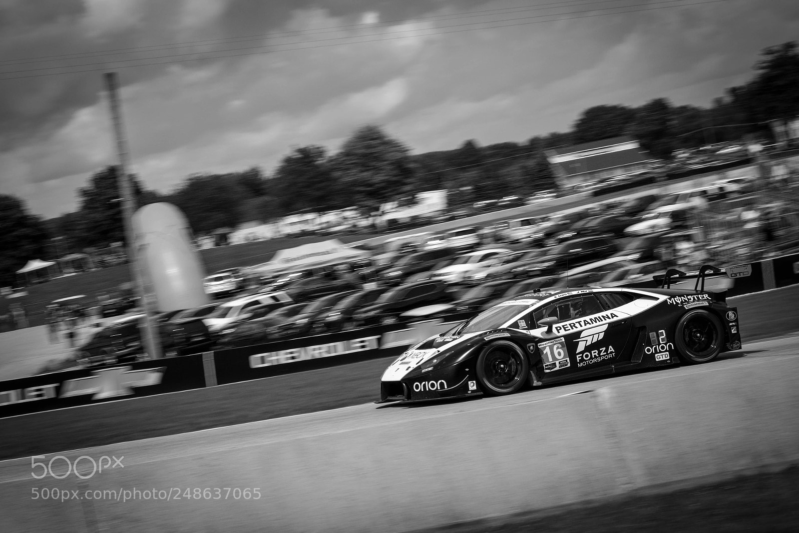 Canon EOS 750D (EOS Rebel T6i / EOS Kiss X8i) sample photo. Lamborghini speed photography