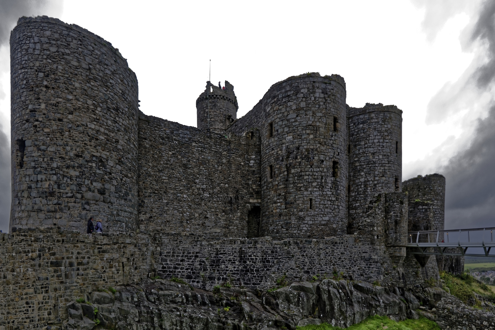 Nikon D800 + Nikon AF-S Nikkor 16-35mm F4G ED VR sample photo. Harlech castle photography