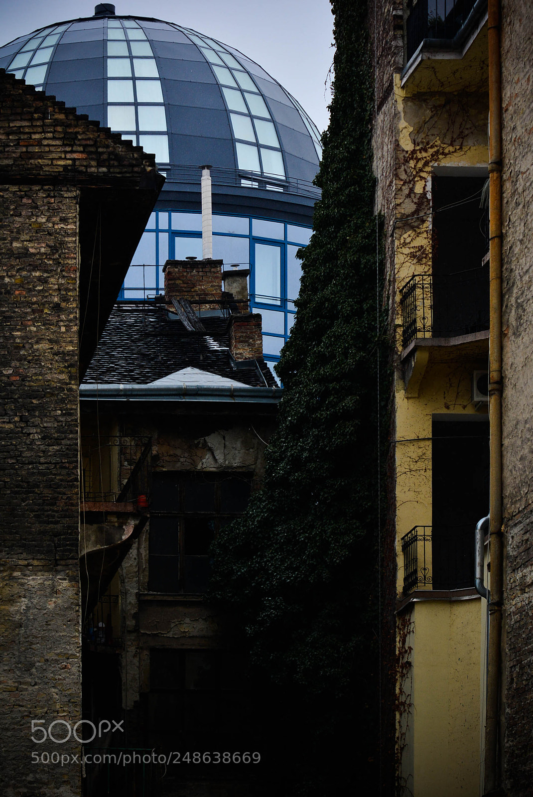 Nikon D5200 sample photo. Poor & rich photography