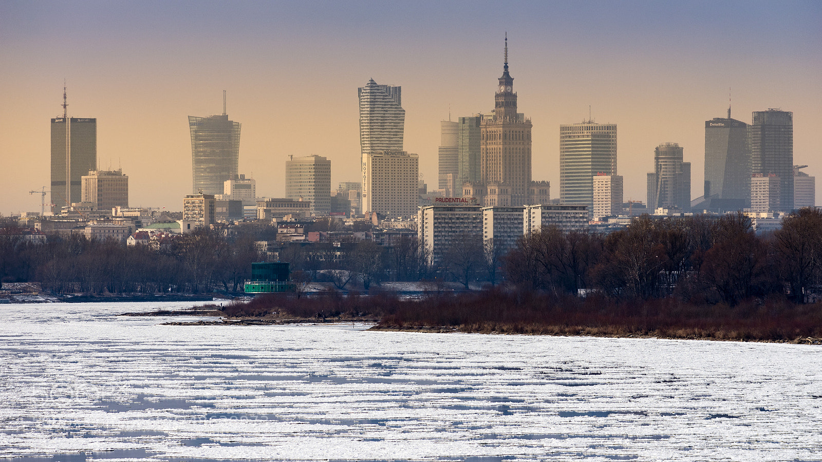 Nikon D7200 sample photo. Frozen city photography