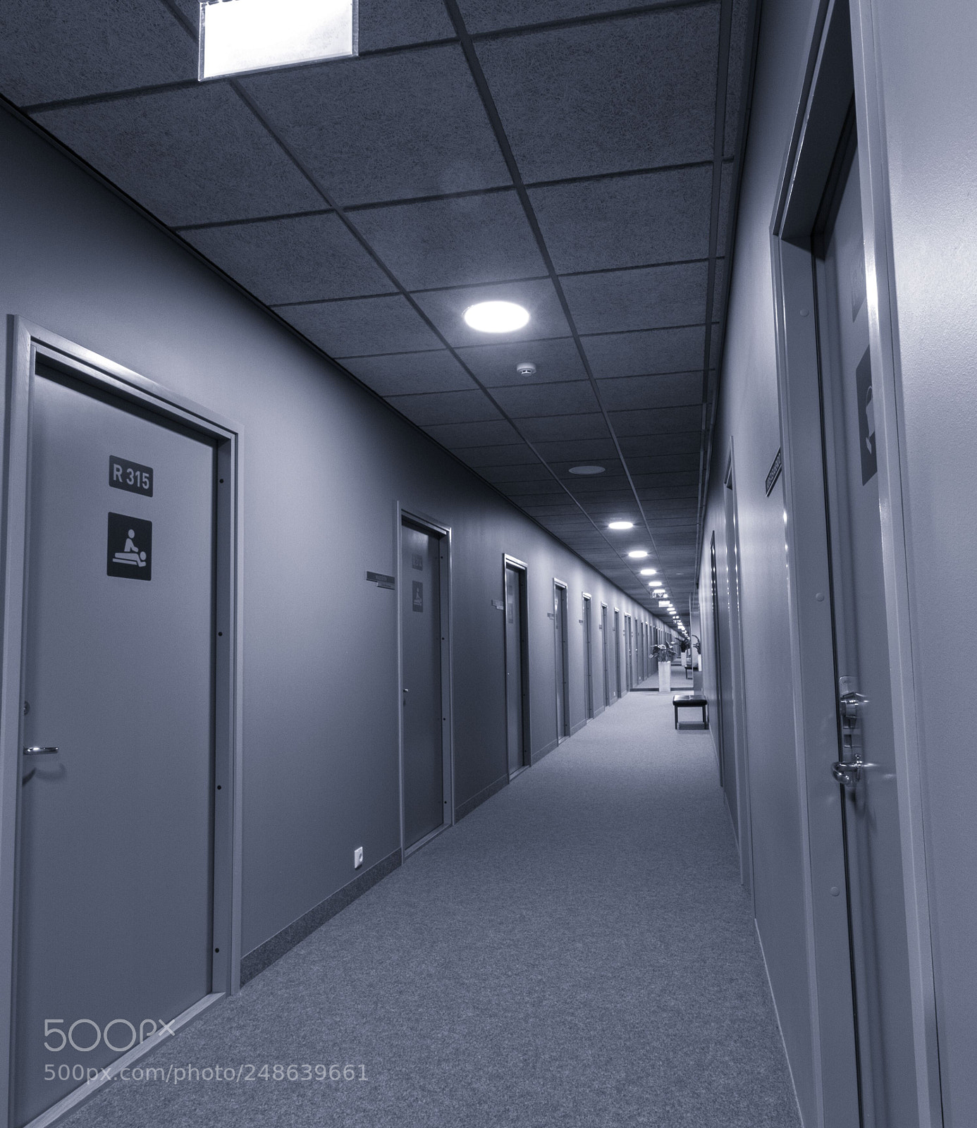 Canon EOS 7D sample photo. Endless corridor photography