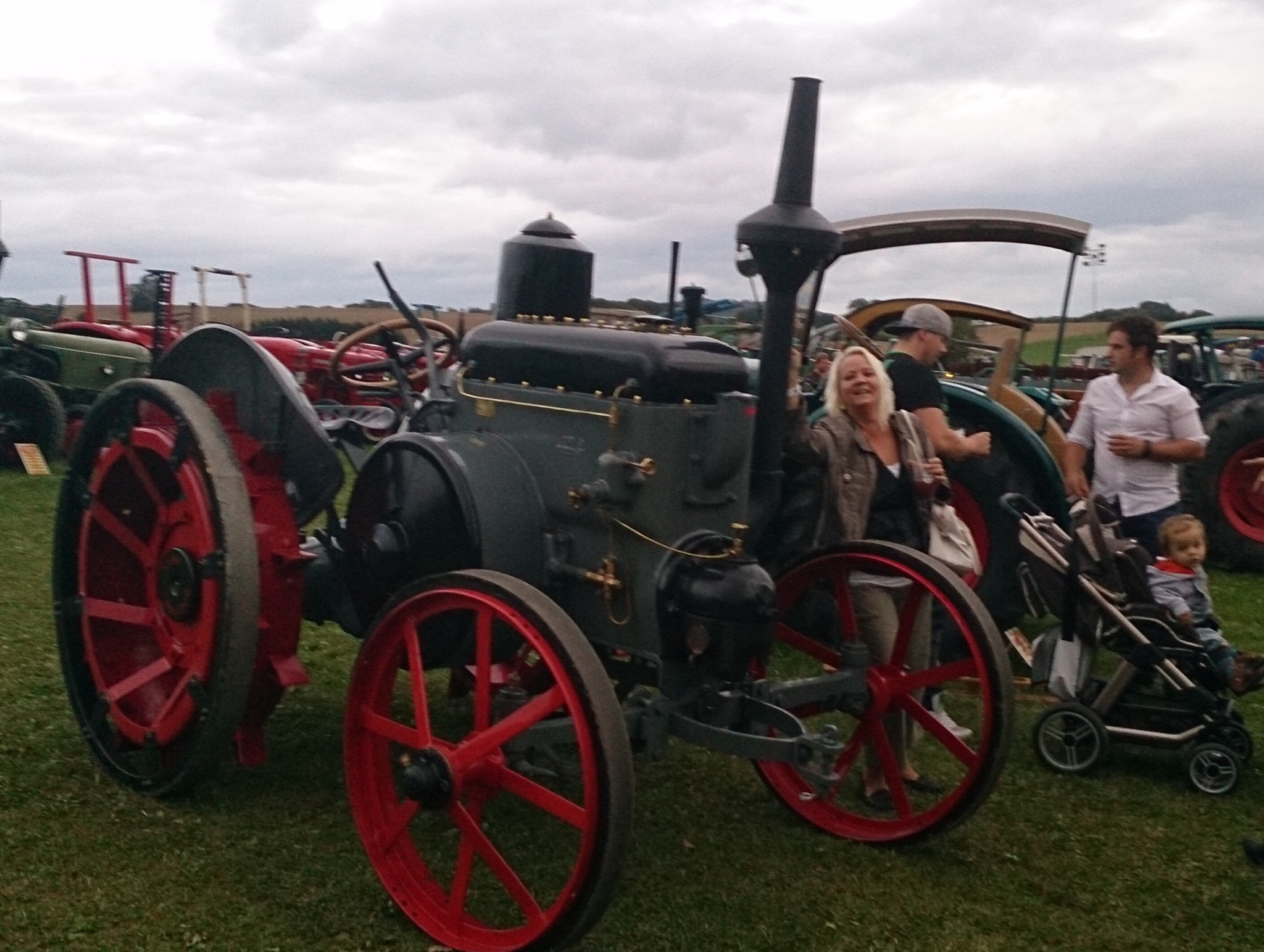 Sony Xperia Z sample photo. Oldtimer (trecker) photography