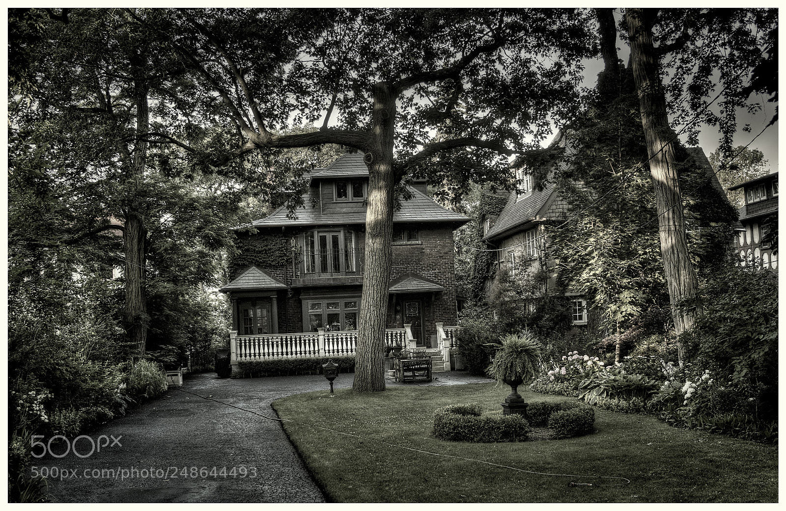 Olympus OM-D E-M10 II sample photo. The victorian mansion photography