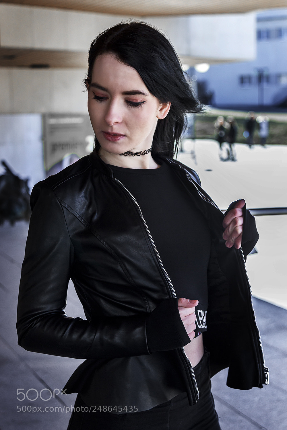 Canon EOS 600D (Rebel EOS T3i / EOS Kiss X5) sample photo. Ruth in the garage photography