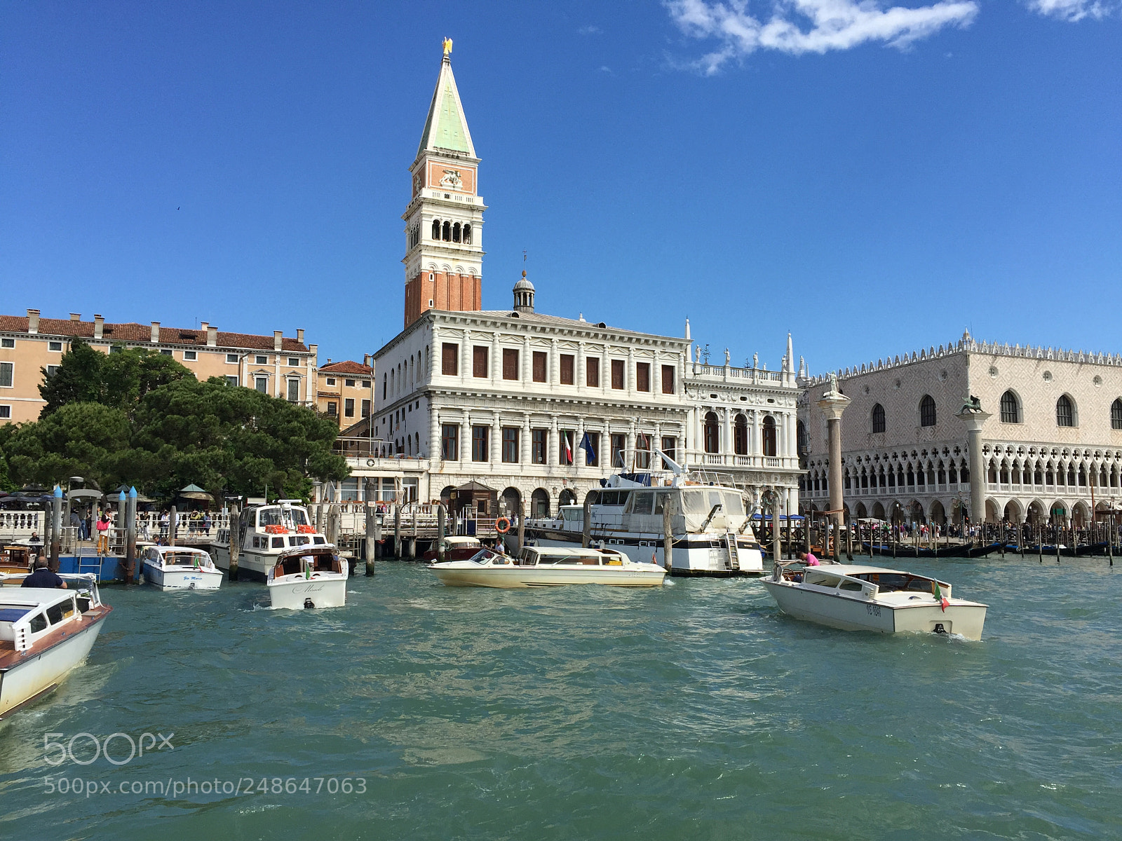 Apple iPhone 6 sample photo. San marco vaporetto arrival photography