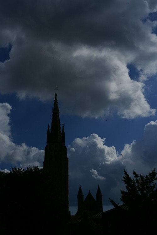 Sony Alpha DSLR-A850 + Sony 50mm F1.4 sample photo. Contre-jour, bruges août 2017 photography