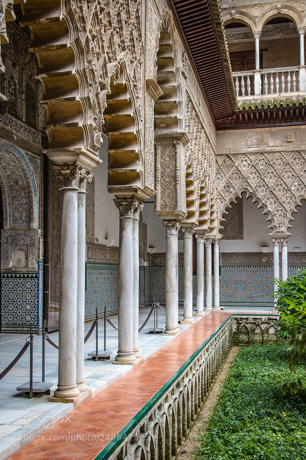 Canon EOS 760D (EOS Rebel T6s / EOS 8000D) sample photo. Alcázar photography
