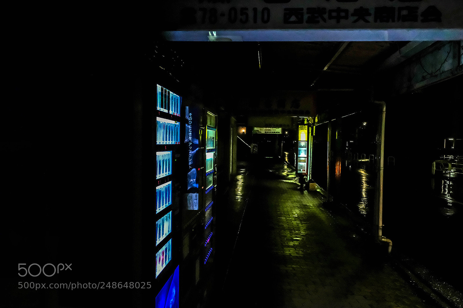 Fujifilm X-T2 sample photo. Rainy night street photography
