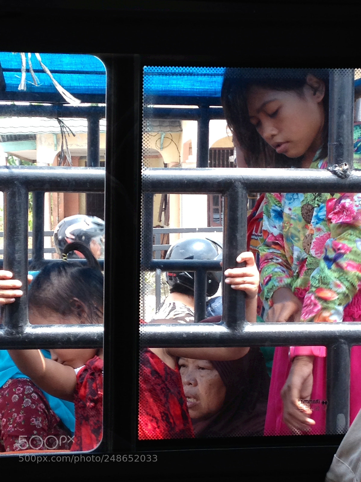 Apple iPhone 5c sample photo. Sumatra bus photography