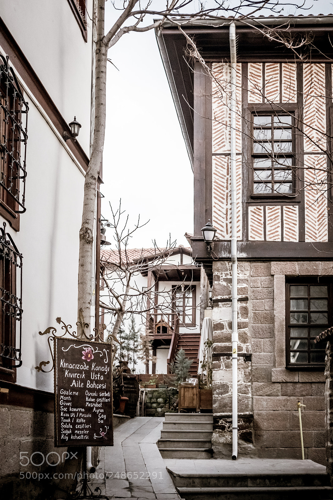 Fujifilm X-T1 sample photo. Old color mansion photography
