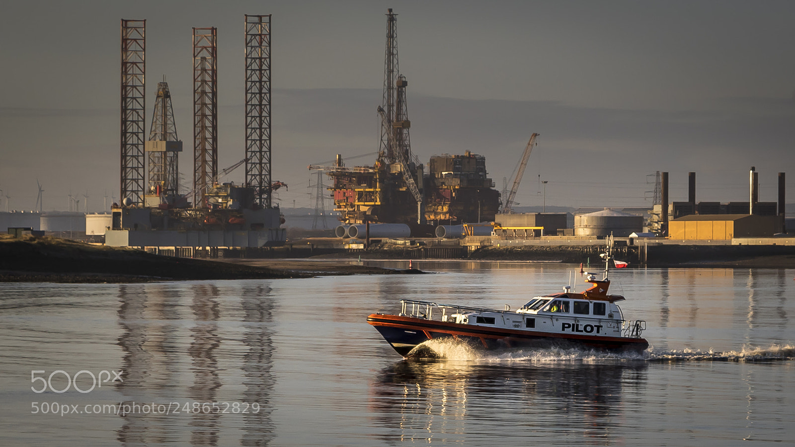 Canon EOS 7D Mark II sample photo. The tees pilot photography