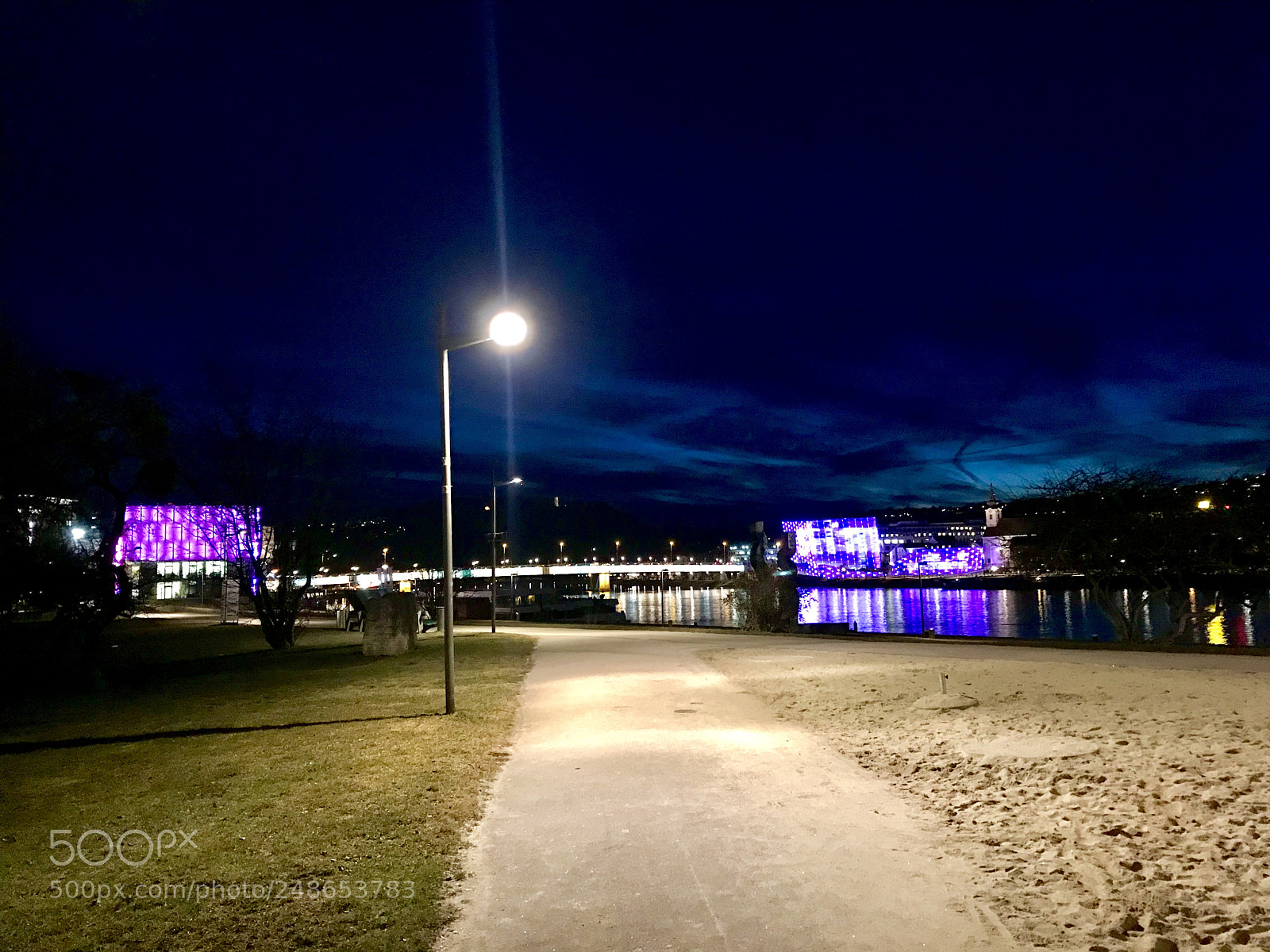 Apple iPhone 7 sample photo. Linzer nacht photography