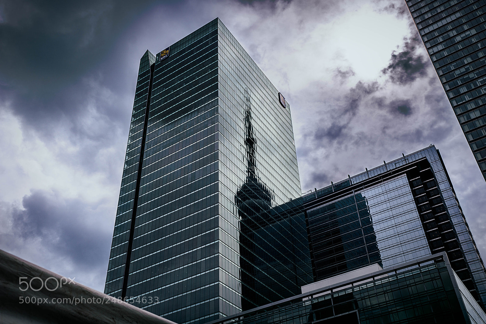 Sony a6000 sample photo. Cn tower reflect photography
