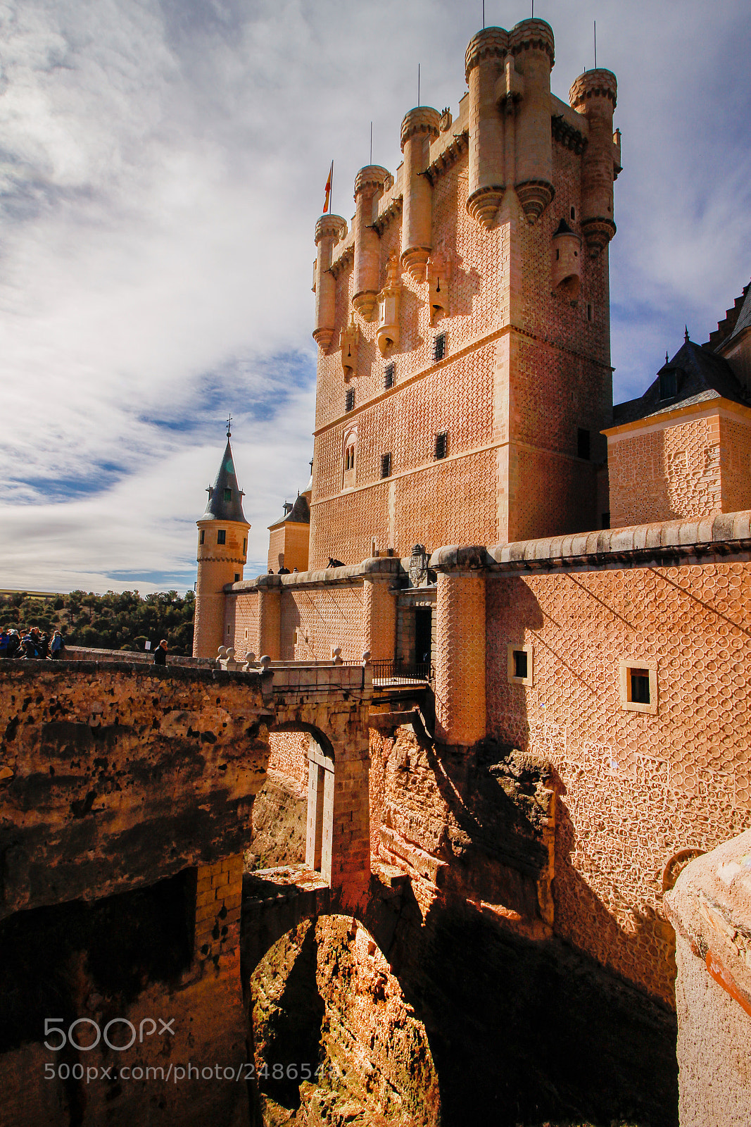 Canon EOS 100D (EOS Rebel SL1 / EOS Kiss X7) sample photo. Alcazar de segovia photography