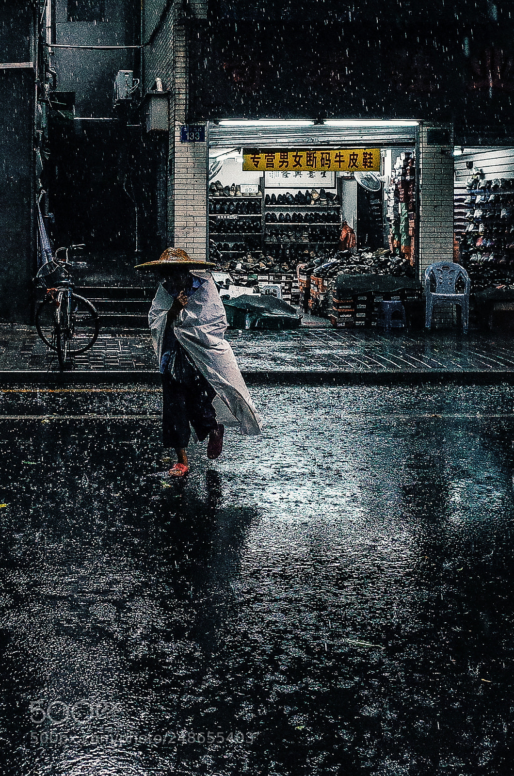 Ricoh GR II sample photo. In the rain photography