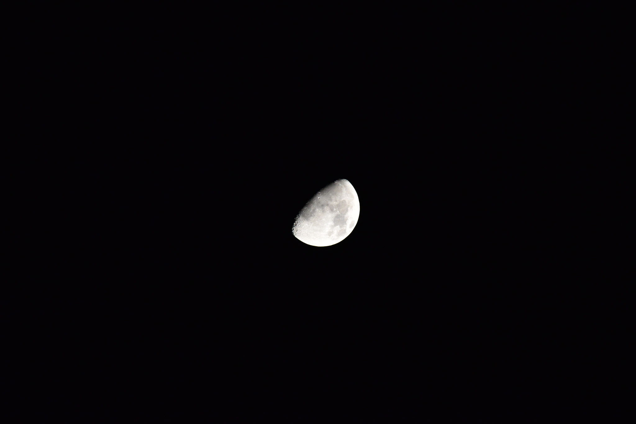 Nikon D600 + Sigma 150-500mm F5-6.3 DG OS HSM sample photo. Moon photography