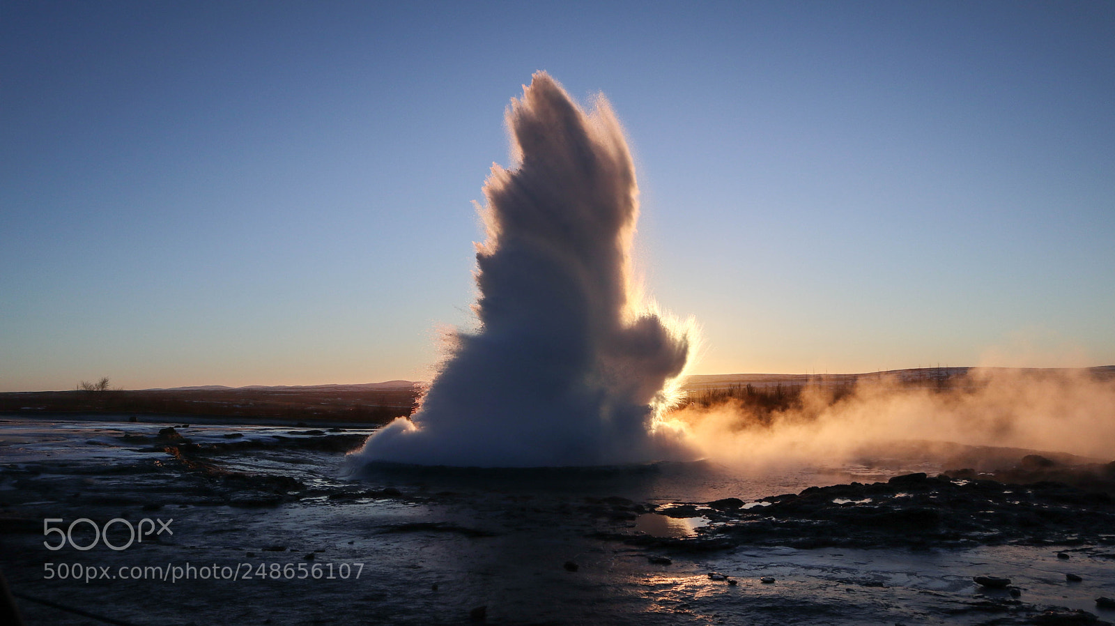 Canon EOS M6 sample photo. Geyser - winged man photography