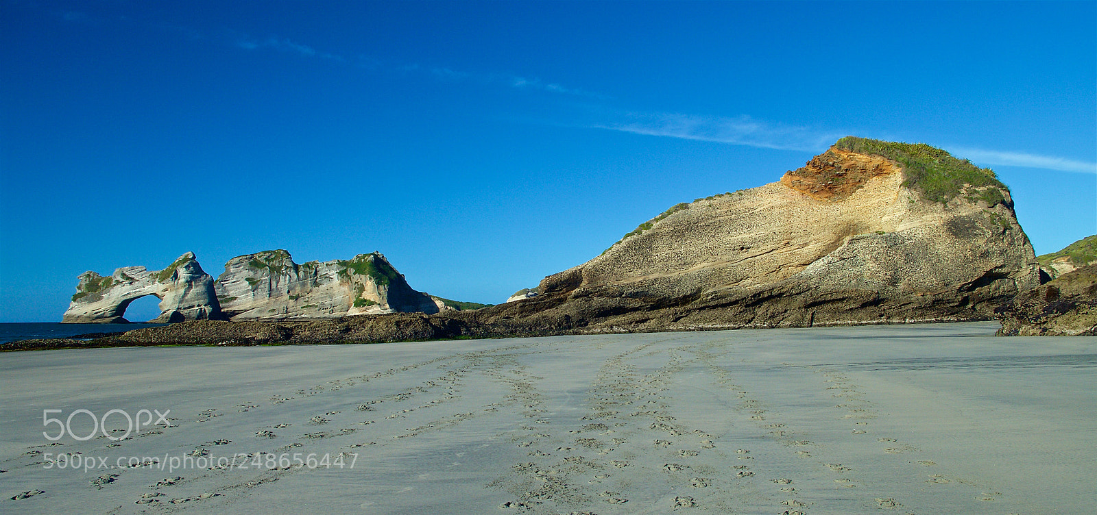 Pentax K20D sample photo. Wharariki beach photography