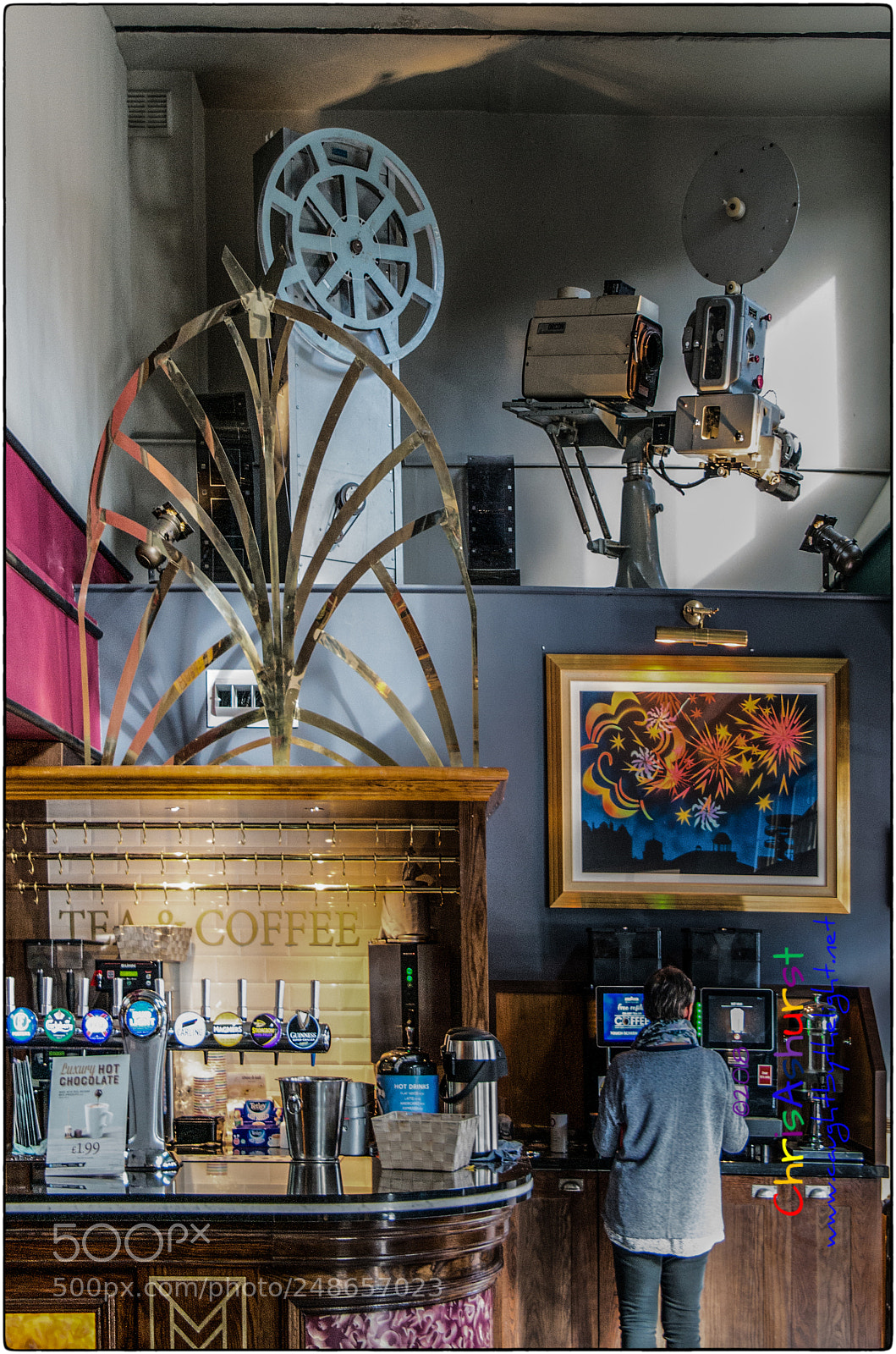 Samsung NX300 sample photo. The picture house photography