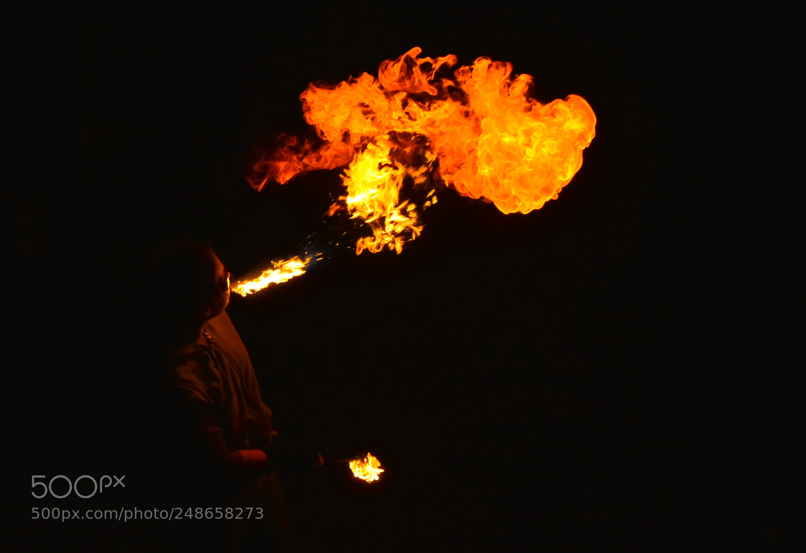 Nikon D5200 sample photo. Cracheur de feu photography