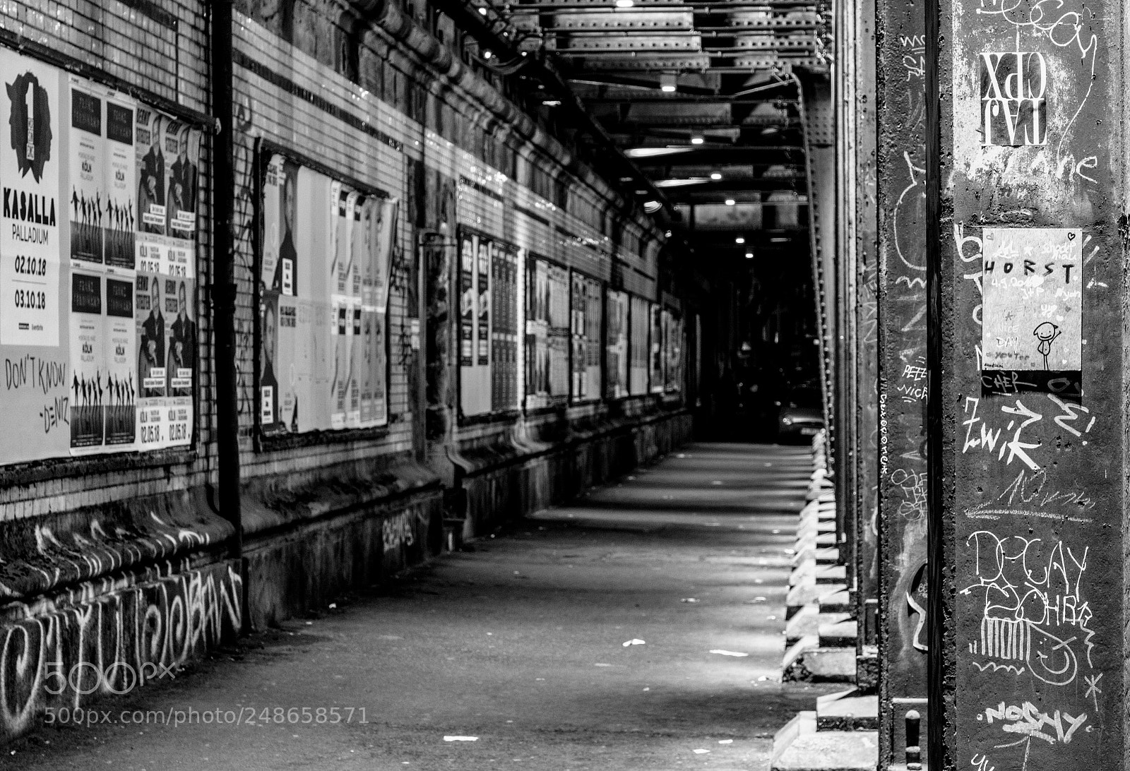 Canon EOS 1300D (EOS Rebel T6 / EOS Kiss X80) sample photo. Streets of cologne iii photography