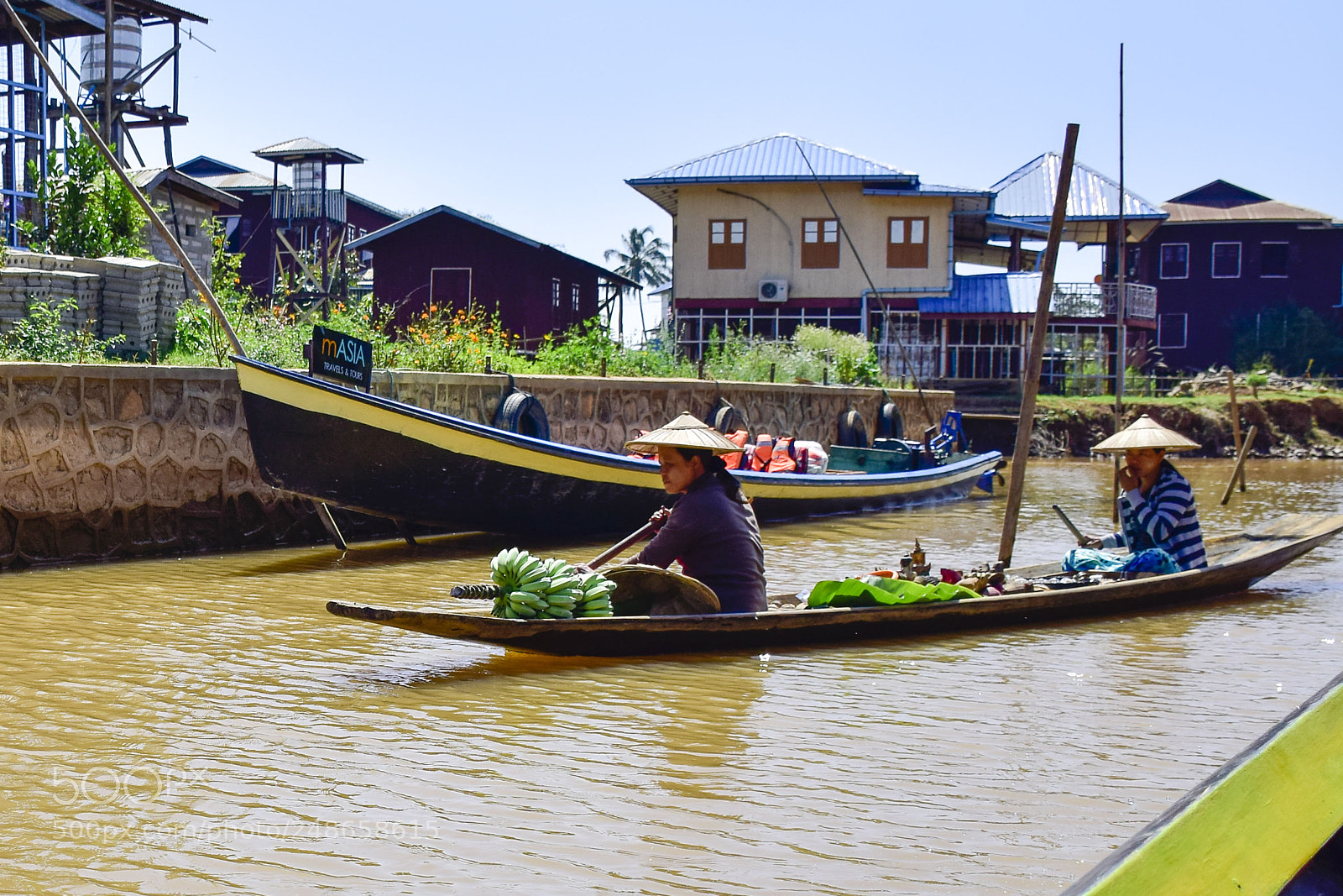 Nikon D5300 sample photo. Trasportando alimentos, lago inle photography