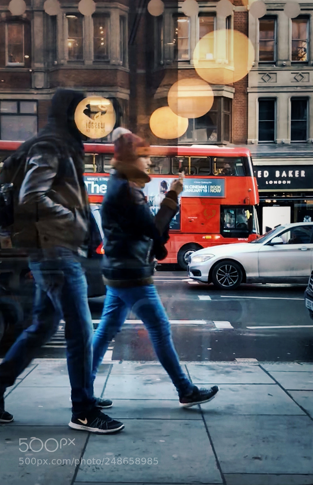 Apple iPhone X sample photo. Watching people rushing for photography