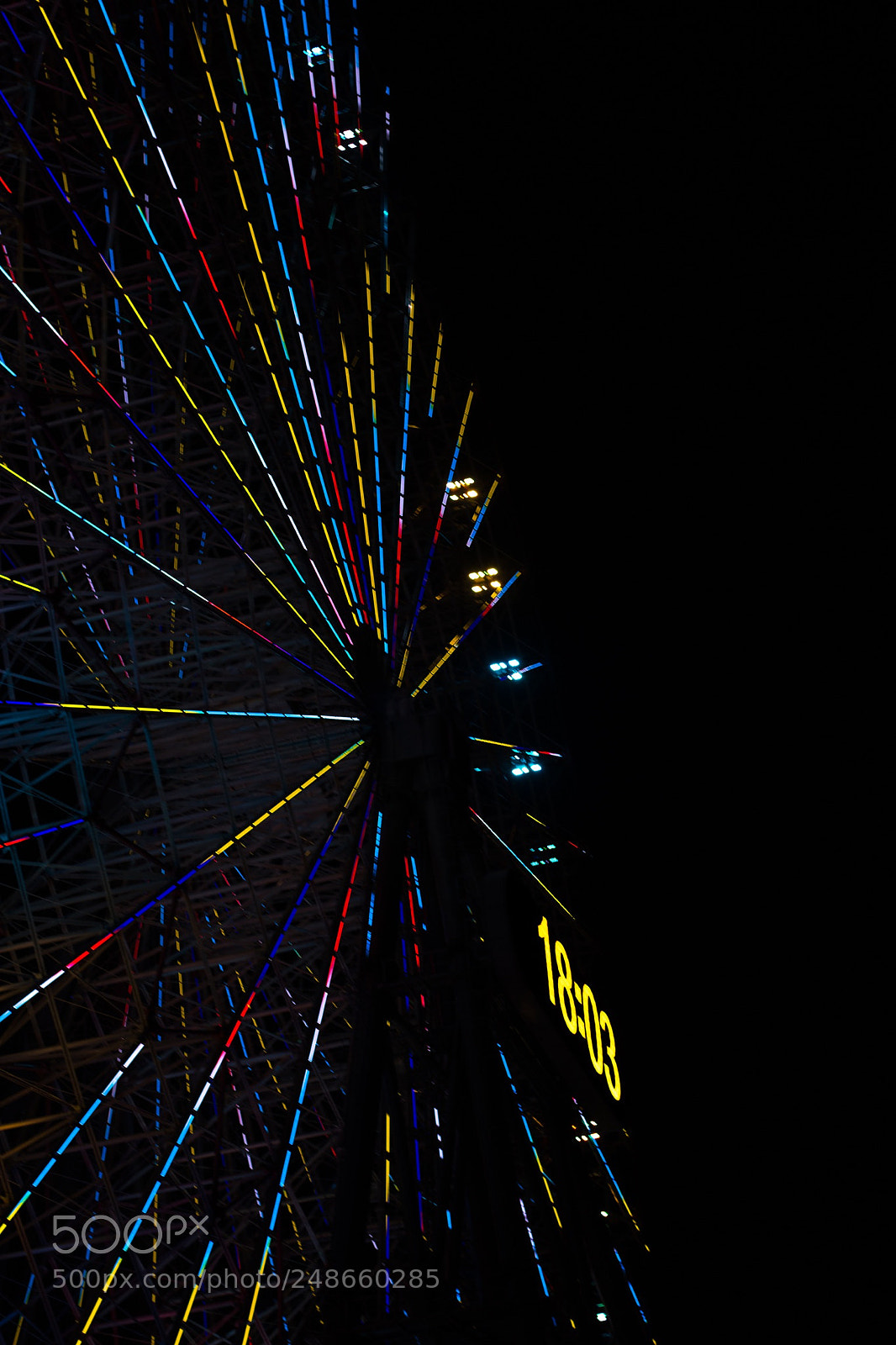 Canon EOS 600D (Rebel EOS T3i / EOS Kiss X5) sample photo. A ferris wheel glittering photography