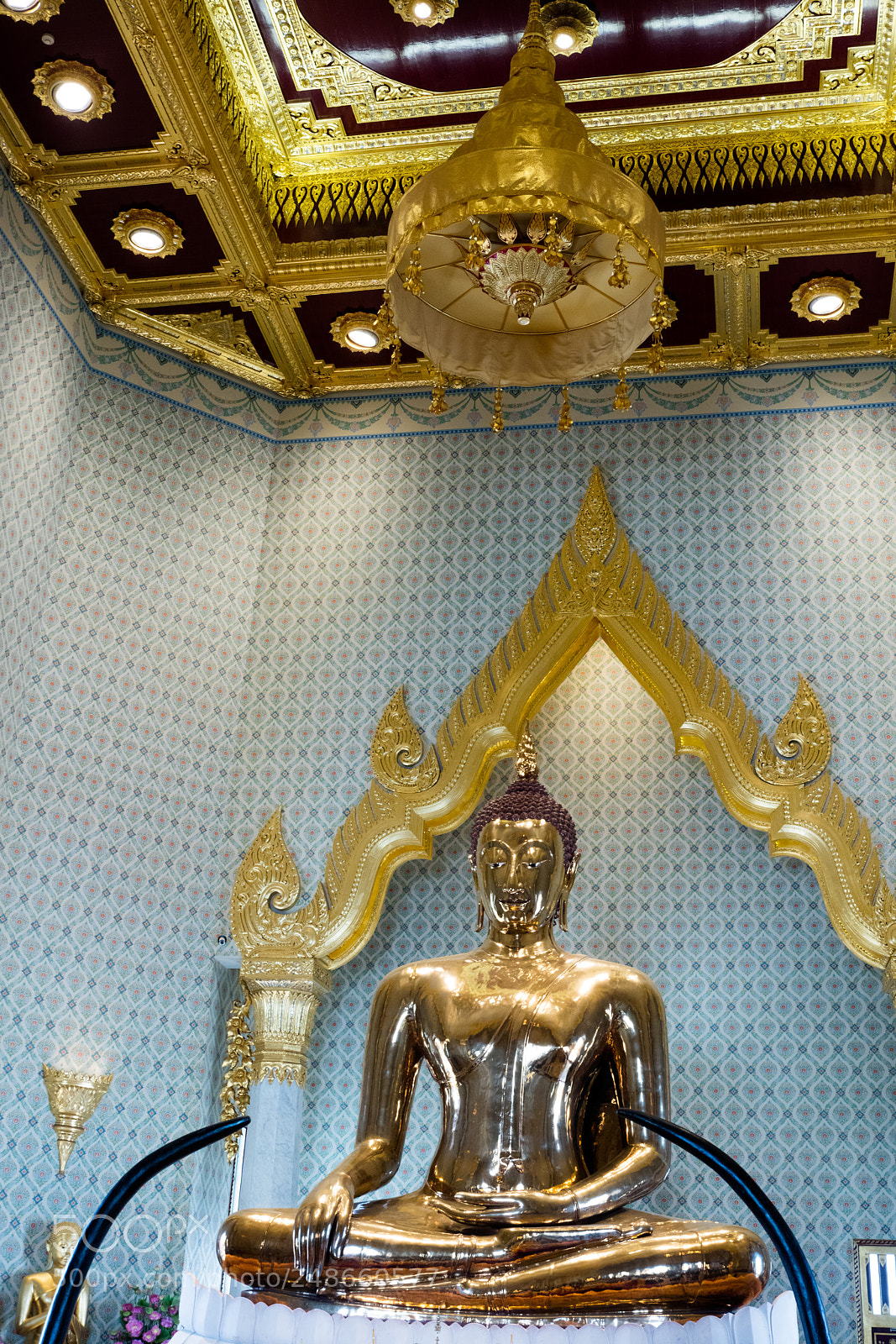 Canon EOS 5DS R sample photo. Wat traimiit, temple photography