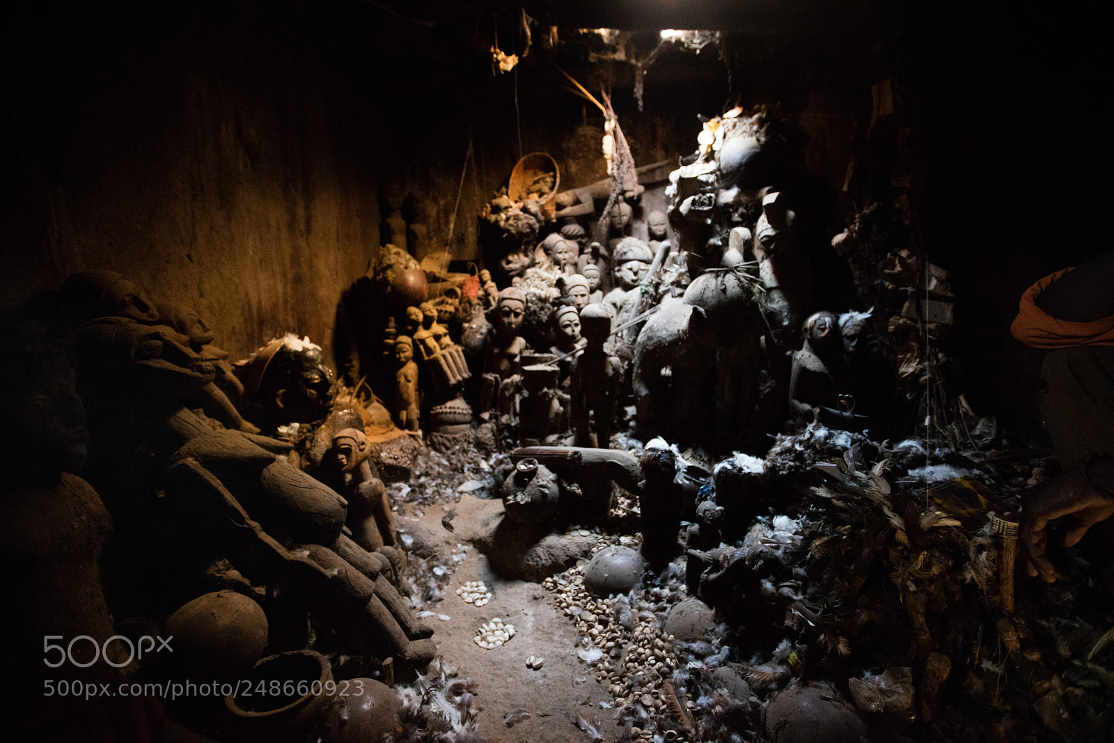 Canon EOS 5DS R sample photo. Fetish in lobi village photography