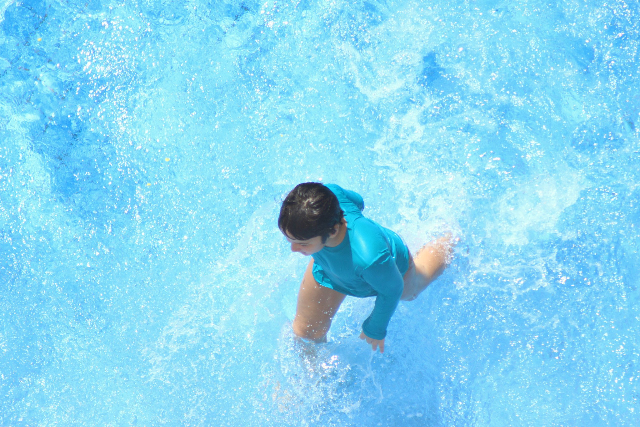 Canon EF 75-300mm f/4-5.6 sample photo. Walking in blue photography
