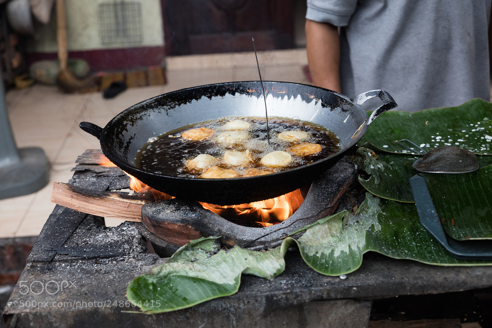 Canon EOS 5DS R sample photo. Pancakes in the pan photography