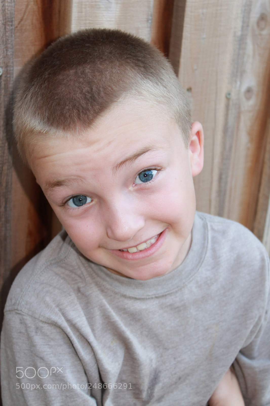 Canon EOS 1100D (EOS Rebel T3 / EOS Kiss X50) sample photo. Justin photography