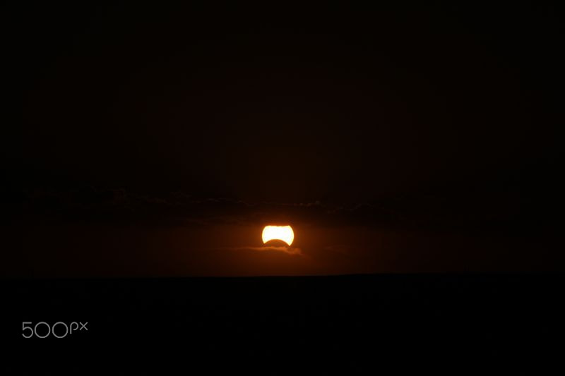 Canon EF-S 18-135mm F3.5-5.6 IS sample photo. Eclipse de sol photography