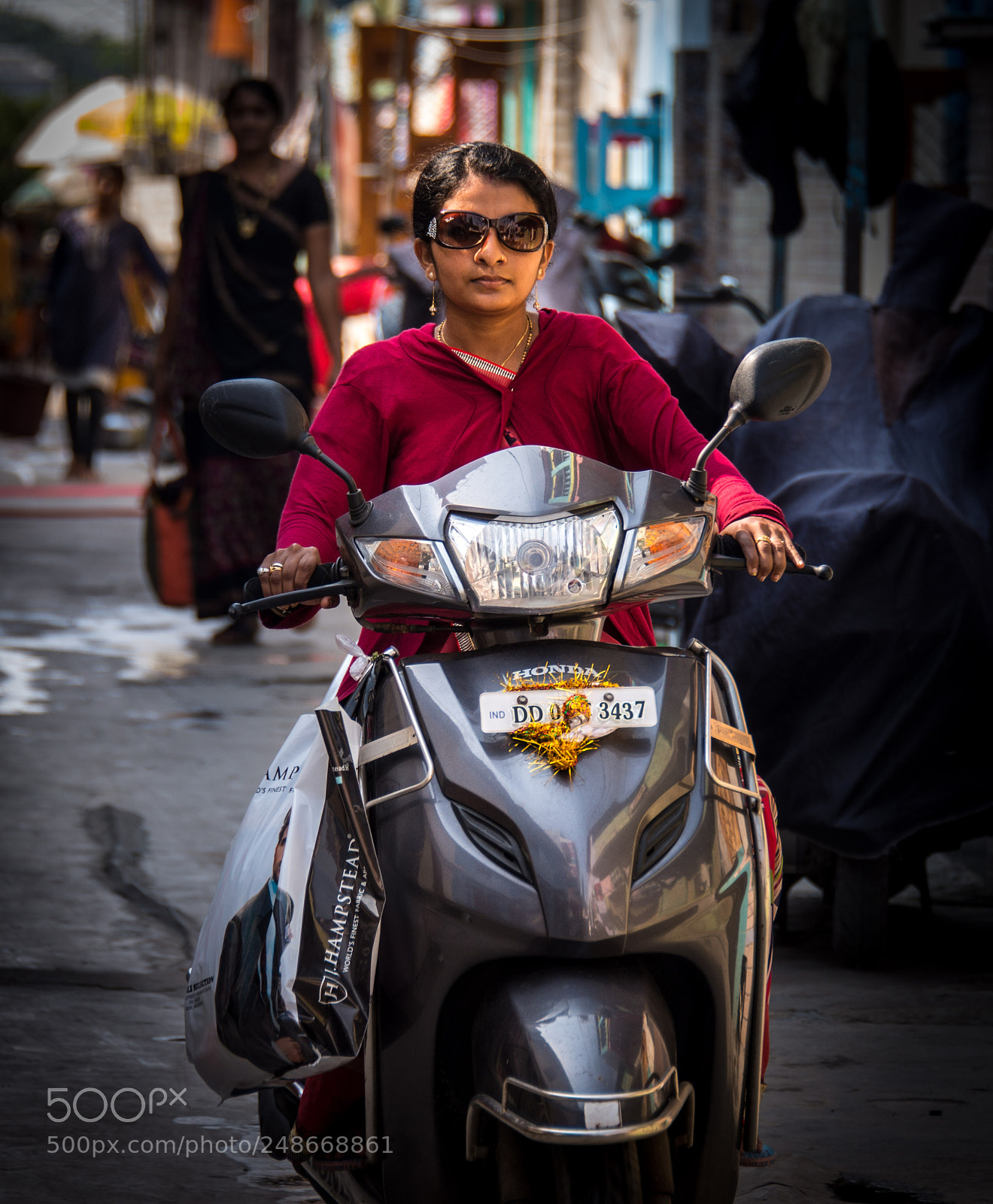 Nikon D800 sample photo. Looking cool photography