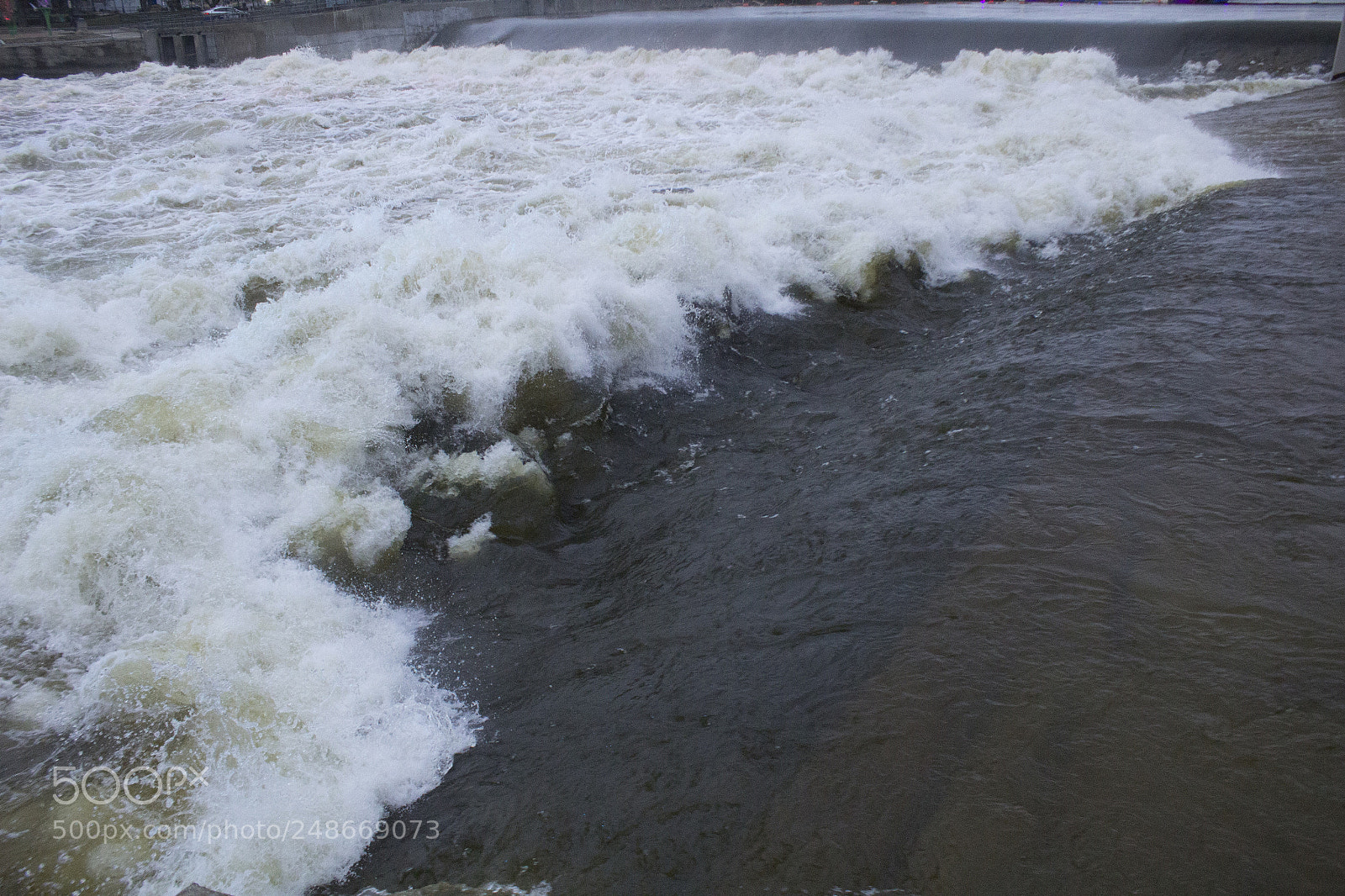 Canon EOS 1200D (EOS Rebel T5 / EOS Kiss X70 / EOS Hi) sample photo. Waves and river flooding. photography
