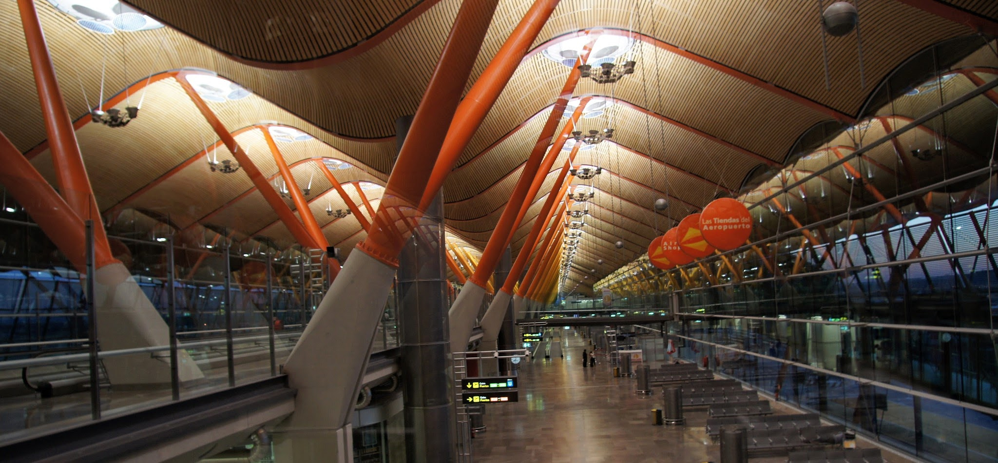 Sony DT 16-105mm F3.5-5.6 sample photo. Barajas airport photography