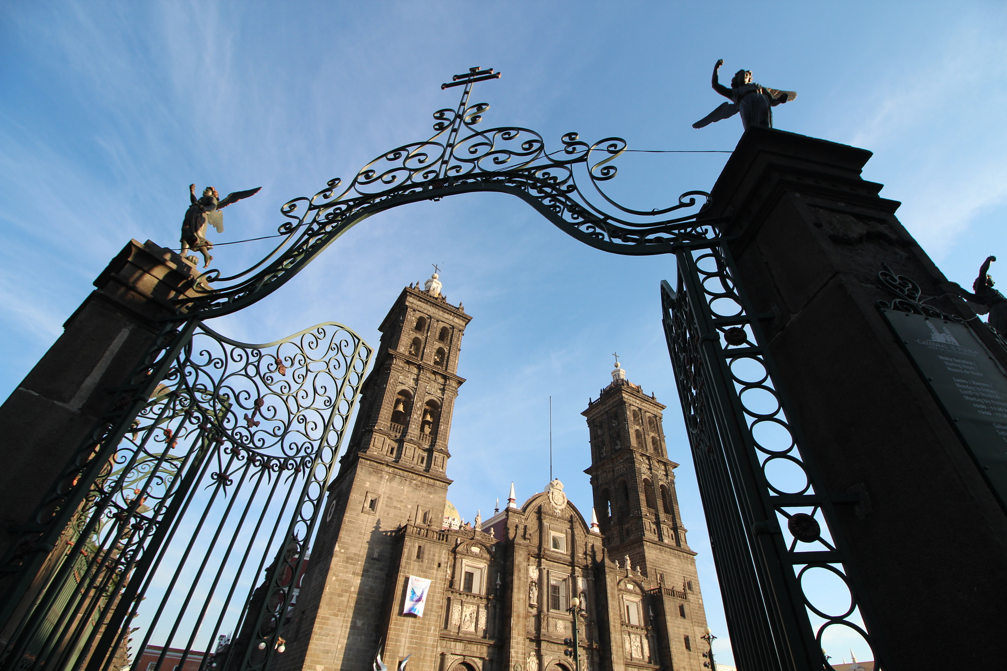 Canon EOS 600D (Rebel EOS T3i / EOS Kiss X5) sample photo. La puerta de los ángeles photography