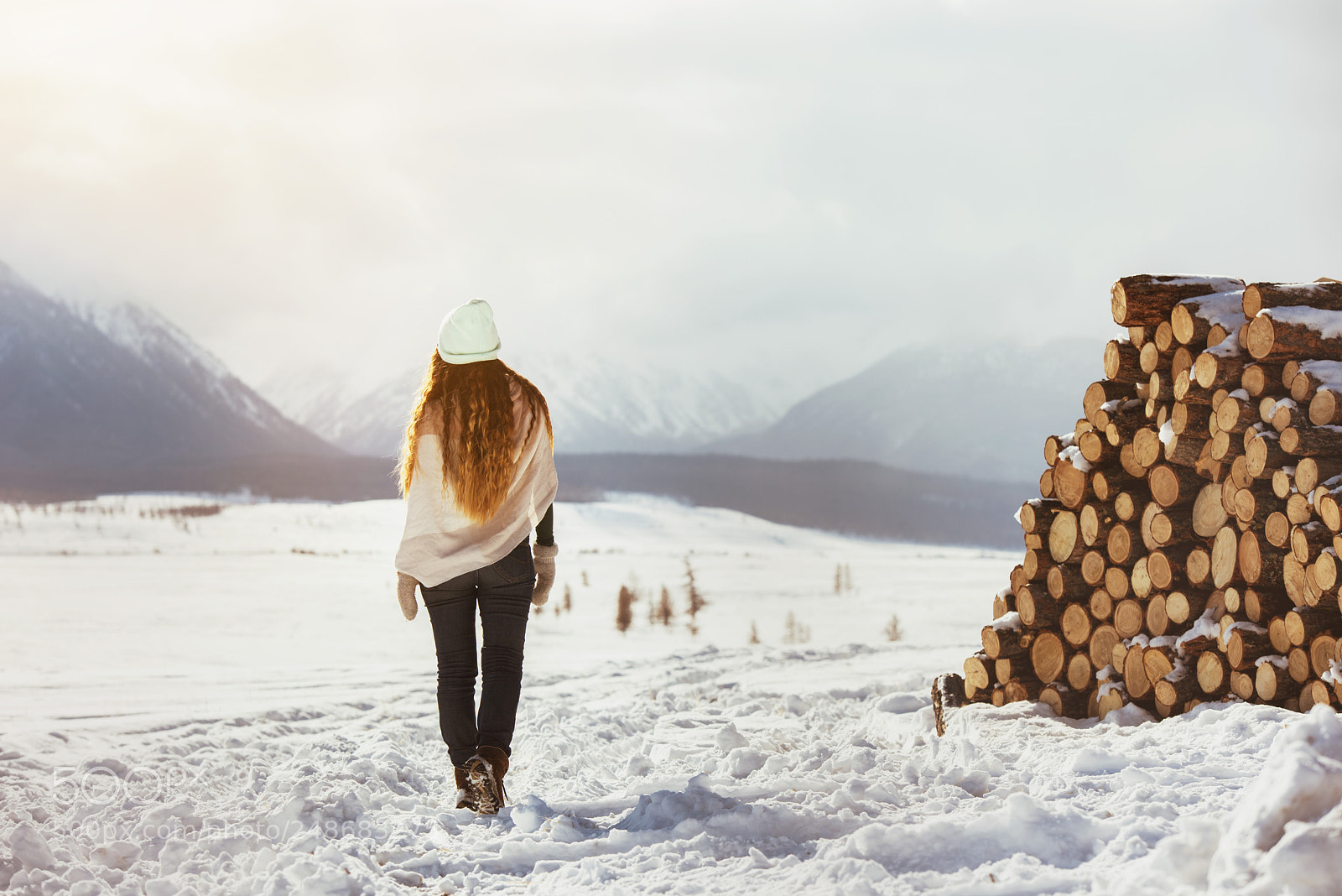 Nikon D810 sample photo. Lady stands against mountains photography