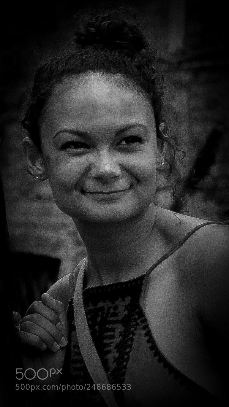 Nikon D80 sample photo. Look photography