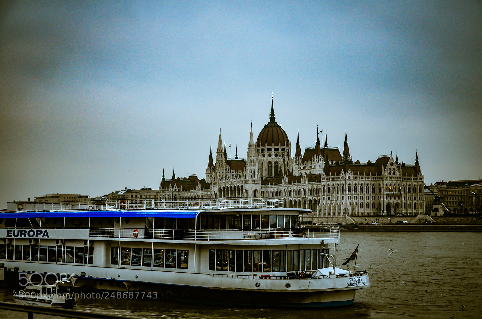 Nikon D5100 sample photo. Hungarian parliament building photography