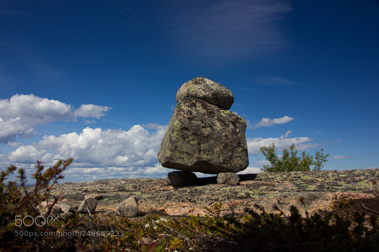 Canon EOS 550D (EOS Rebel T2i / EOS Kiss X4) sample photo. Flying rock photography