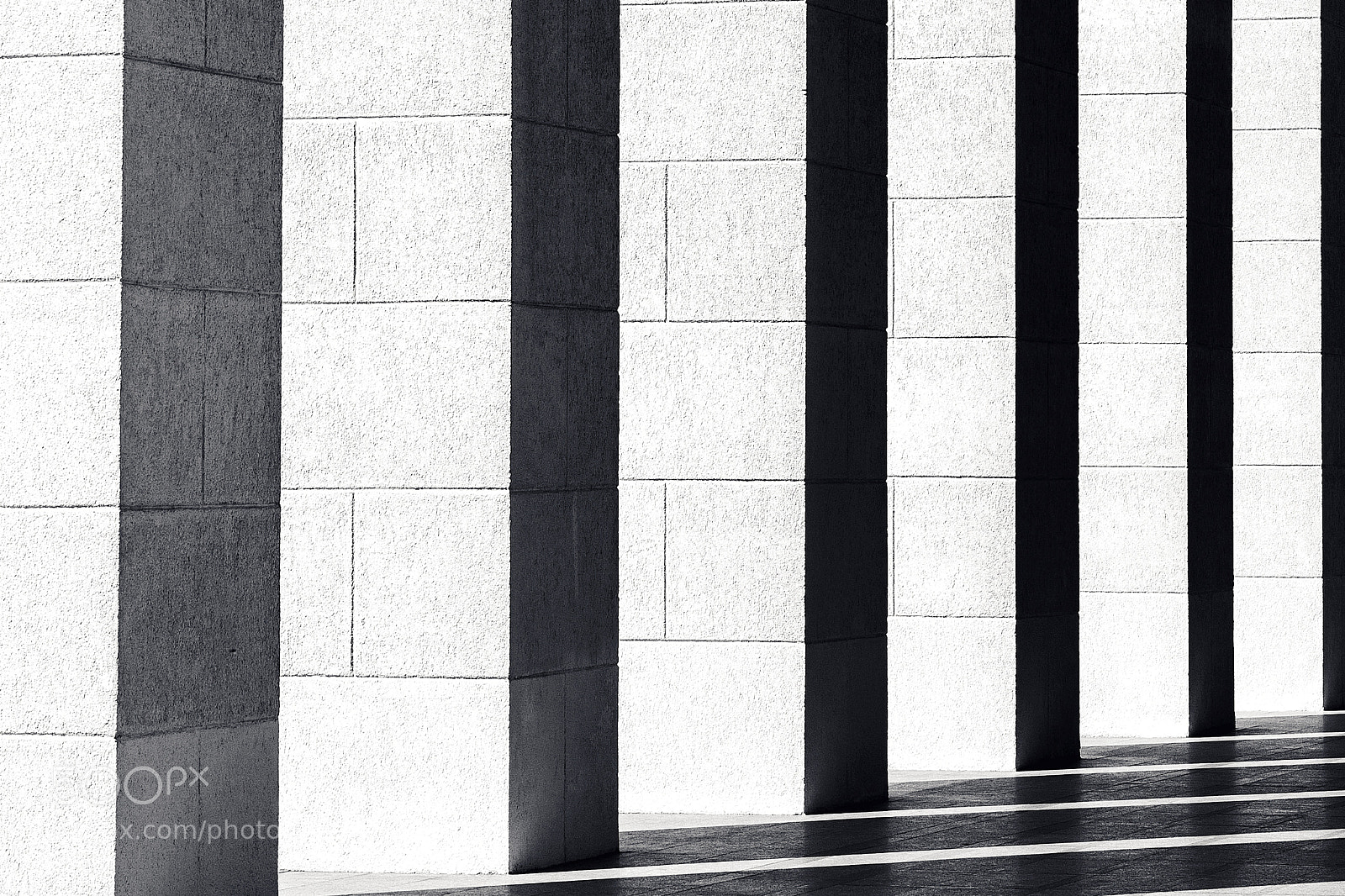Sony Alpha NEX-5R sample photo. Building colons photography
