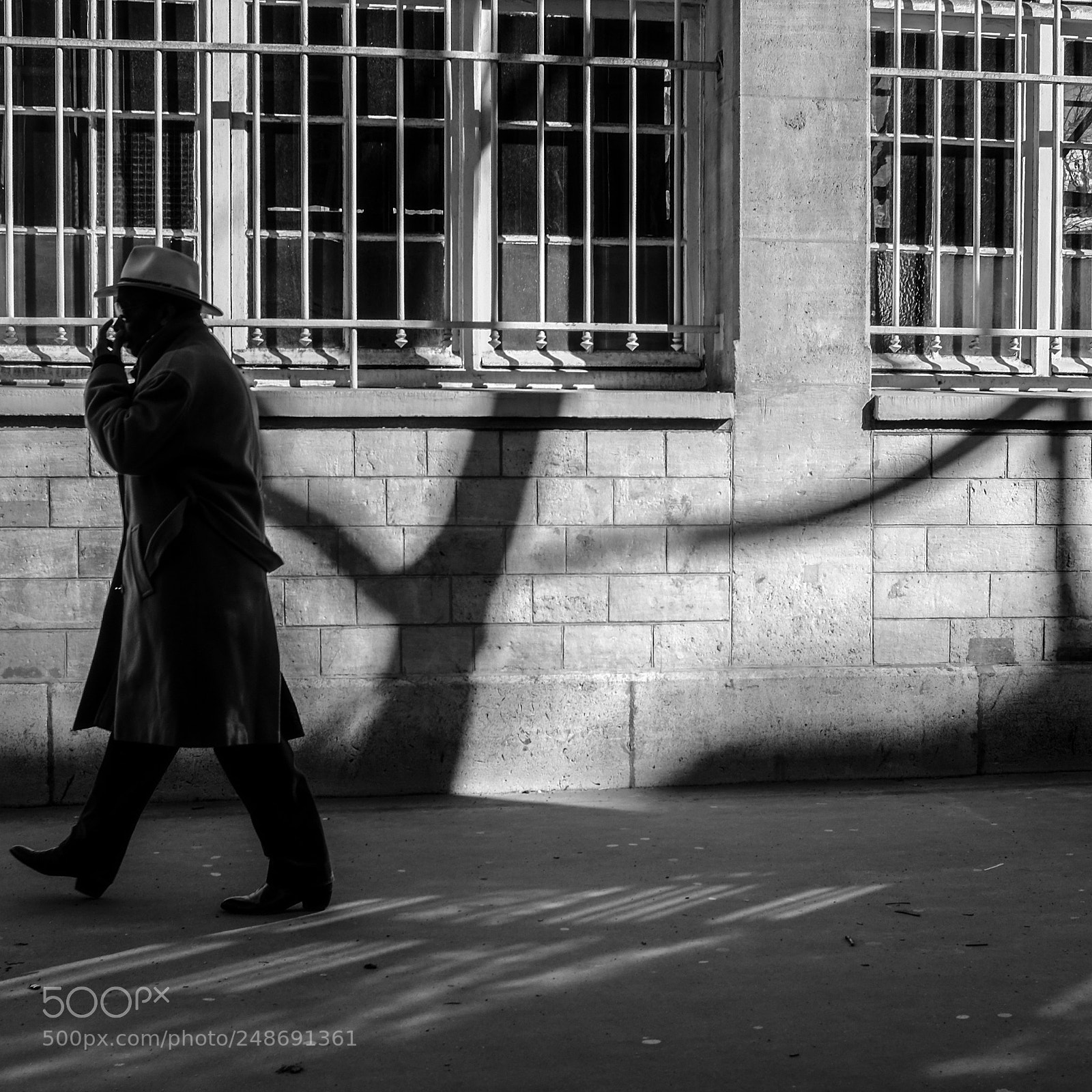 Fujifilm X100T sample photo. Paris color and black photography