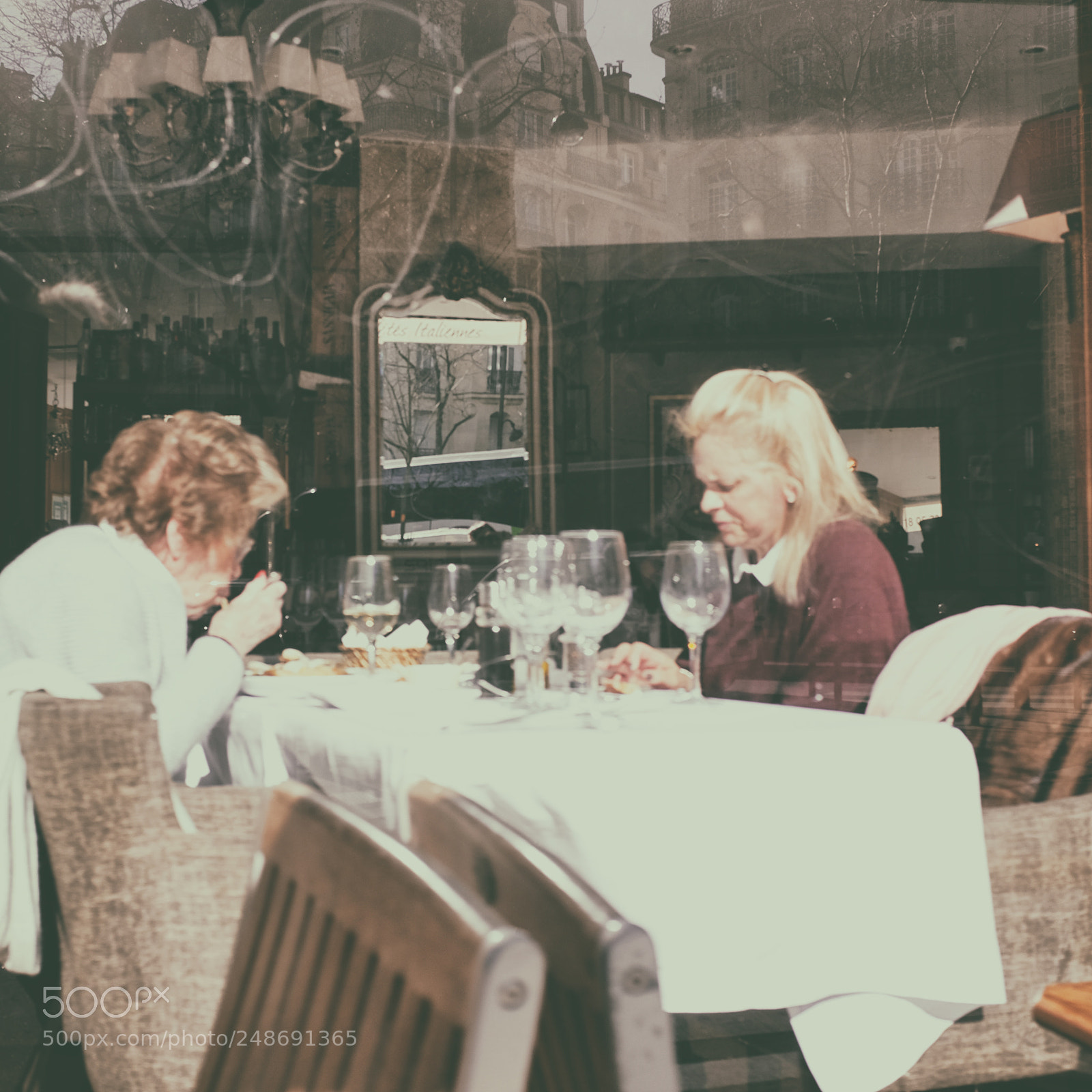 Fujifilm X100T sample photo. Paris color and black photography